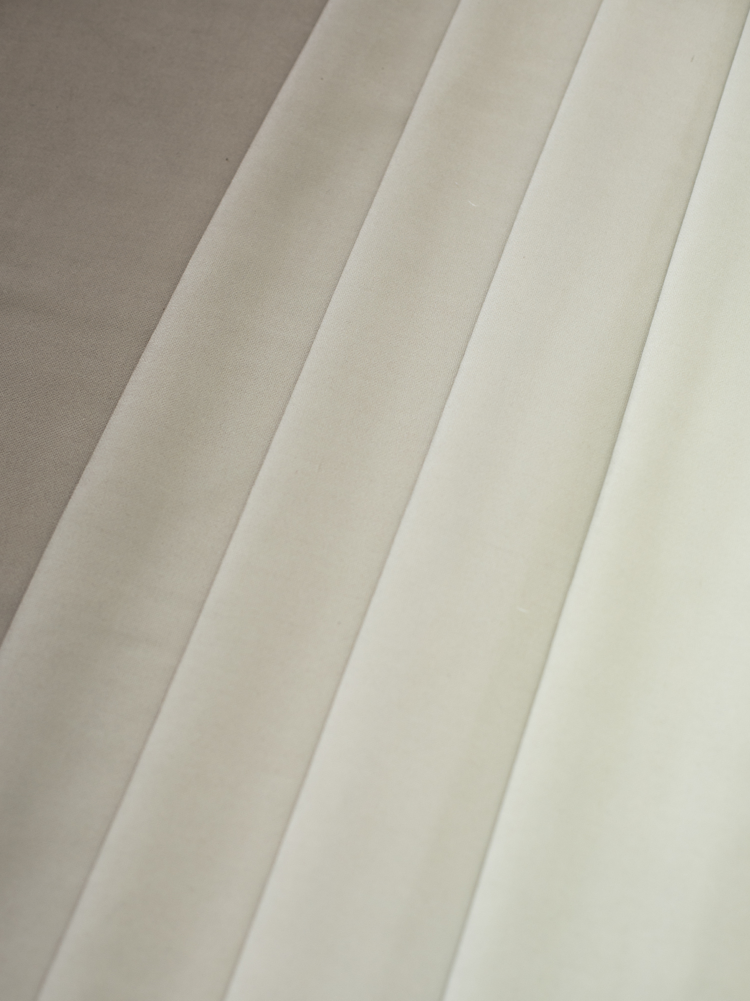 картинка Штора Amore Mio RR D20-3696-3 2,0*2,6*1 светло-бежевый 