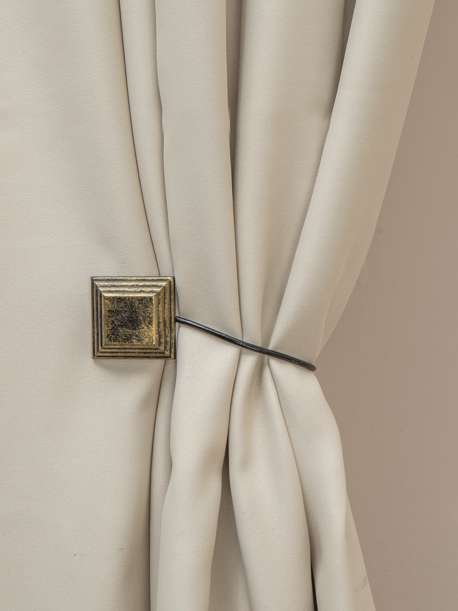 картинка Магнит Ajur MI M22-gold with black 