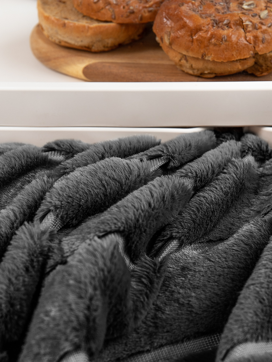 картинка Плед Texrepublic TCH KS DKGY1 2022 Полосы 19-3910 